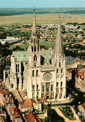AK / Ansichtskarte Chartres_Eure_et_Loir Cathedrale XII siecle vue aerienne Chartres_Eure_et_Loir
