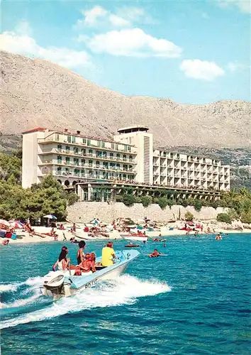 AK / Ansichtskarte Tucepi Hotel Strand Motorboot Tucepi