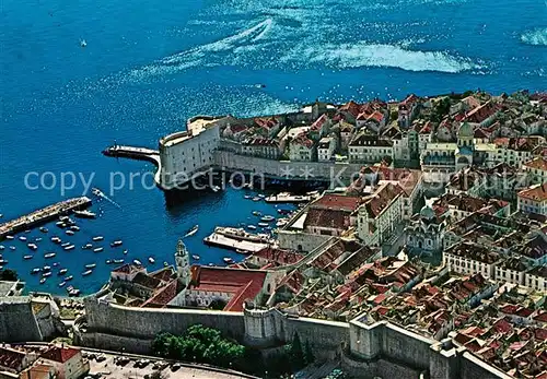 AK / Ansichtskarte Dubrovnik_Ragusa Altstadt Stadtmauer Festung Hafen Fliegeraufnahme Dubrovnik Ragusa