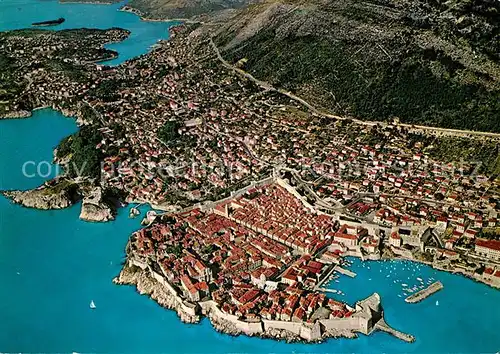 AK / Ansichtskarte Dubrovnik_Ragusa Altstadt Stadtmauer Festung Hafen Fliegeraufnahme Dubrovnik Ragusa
