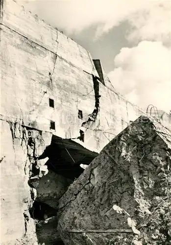 AK / Ansichtskarte Gierloz Fragment bylej kwatery glownej Hitlera Truemmer ehemaliges Hauptquartier von Hitler 