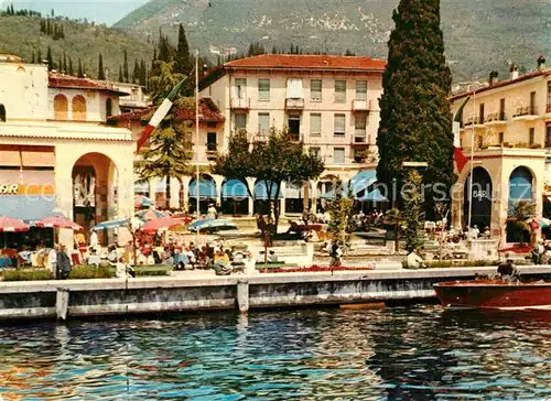 AK / Ansichtskarte Gardone_Riviera_Lago_di_Garda Ansicht vom See aus Gardone_Riviera
