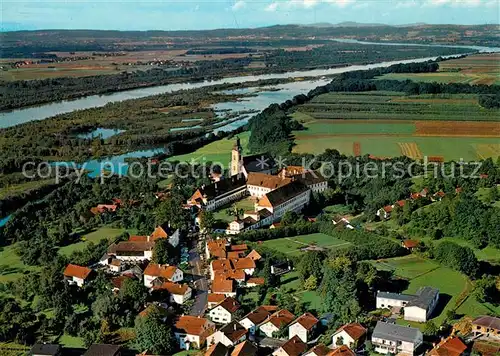 AK / Ansichtskarte Reichersberg_Inn Fliegeraufnahme mit Augustiner Chorherrenstift Reichersberg Inn