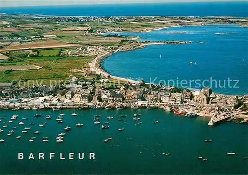 AK / Ansichtskarte Barfleur_Manche La ville et le port vue aerienne Barfleur_Manche