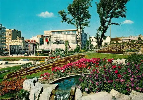 AK / Ansichtskarte Oostende_Ostende Blumenuhr und Postamt 