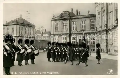 AK / Ansichtskarte Leibgarde_Wache Kobenhavn Amalienborg Vagtparaden 