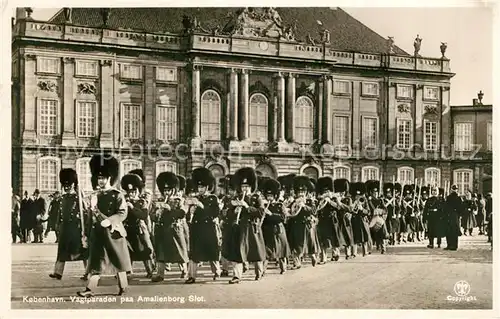 AK / Ansichtskarte Leibgarde_Wache Kobenhavn Vagtparaden Amalienborg Slot  