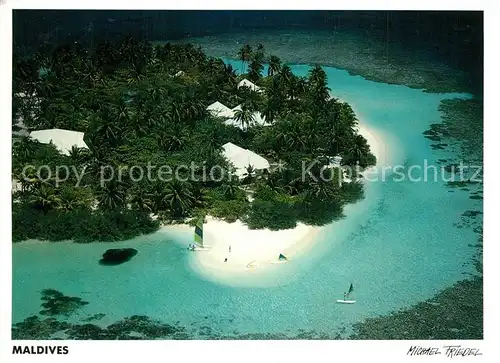 AK / Ansichtskarte Maldives Embudu Village Fliegeraufnahme 
