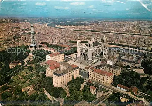 AK / Ansichtskarte Lyon_France La Basilique Notre Dame de Fourviere la Tour de Television et la Ville Vue aerienne Lyon France