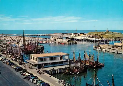 AK / Ansichtskarte Oostende_Ostende Entree du Port Yachtclub et Bassin de peche 