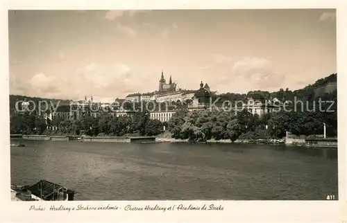 AK / Ansichtskarte Praha_Prahy_Prague Hradcany a Strakova akademie Prager Burg und Straka Akademie Praha_Prahy_Prague
