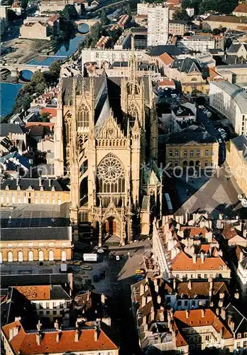 AK / Ansichtskarte Metz_Moselle Facade de la Cathedrale Sainte Etienne et les rives de la Moselle vue aerienne Metz_Moselle