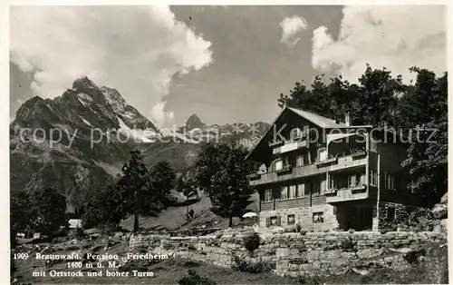 AK / Ansichtskarte Braunwald_GL Pension Friedheim mit Ortstock und hoher Turm Braunwald GL