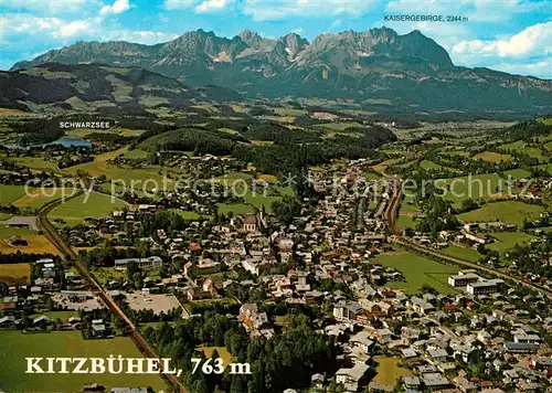 AK / Ansichtskarte Kitzbuehel_Tirol mit Schwarzsee und Kaisergebirge Fliegeraufnahme Kitzbuehel Tirol