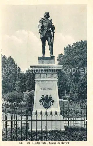 AK / Ansichtskarte Mezieres Charleville Monument Statue de Bayard Mezieres Charleville
