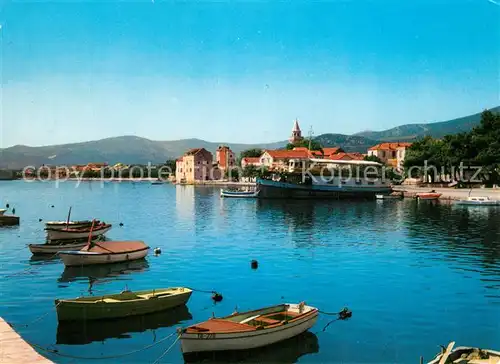 AK / Ansichtskarte Kastel_Novi Hafen Ruderboote Fahrgastschiff 