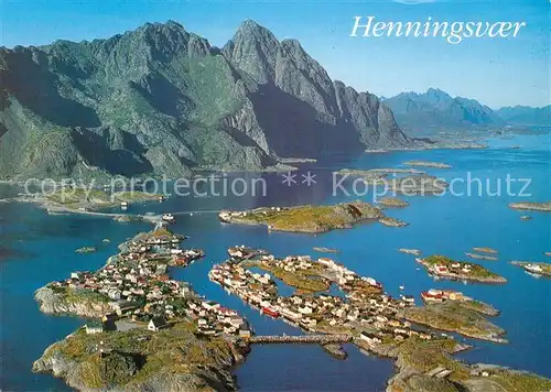 AK / Ansichtskarte Henningsvaer Lofoten med Vagakallen Fliegeraufnahme Henningsvaer