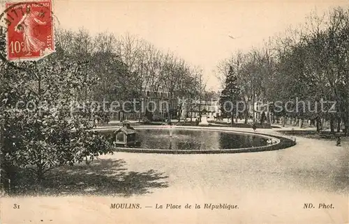 AK / Ansichtskarte Moulins_Allier Place de la Republique Moulins Allier