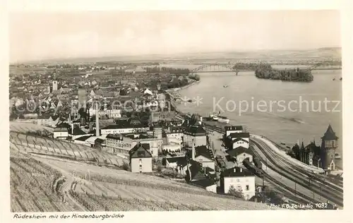 AK / Ansichtskarte Ruedesheim_Rhein Panorama mit Hindenburgbruecke Ruedesheim Rhein