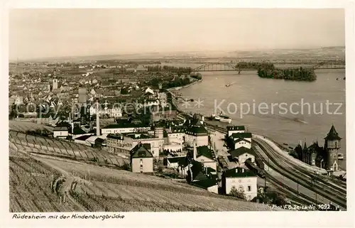 AK / Ansichtskarte Ruedesheim_Rhein Panorama mit Hindenburgbruecke Ruedesheim Rhein
