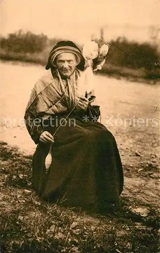 AK / Ansichtskarte Spinnerei Auvergne Fileuse Handspindel 