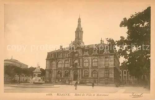 AK / Ansichtskarte Roanne_Loire Hotel de Ville et Monument Roanne Loire