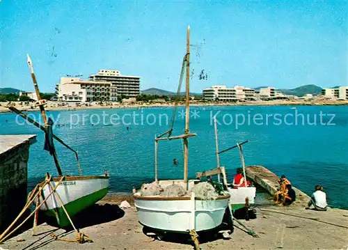 AK / Ansichtskarte S_Illot Hafen Fischerboote Blick zum Strand Hotels S_Illot