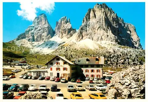 AK / Ansichtskarte Rifugio_Passo_Sella Il Sassolungo Sellajoch Berghaus Langkofel Dolomiten Rifugio_Passo_Sella