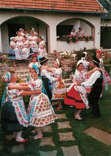 AK / Ansichtskarte Kalocsa Folklore Trachten Volkstanz Kalocsa