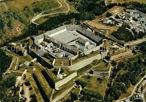 AK / Ansichtskarte Mont Louis Les remparts et la Citadelle vus du ciel Mont Louis