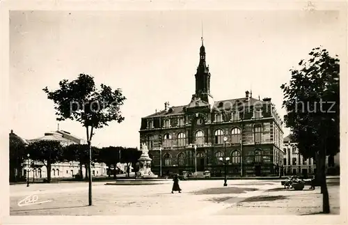 AK / Ansichtskarte Roanne_Loire Place de lHotel de Ville Roanne Loire