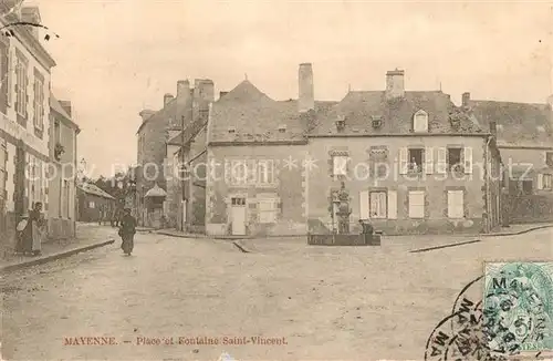 AK / Ansichtskarte Mayenne Place et Fontaine Saint Vincent Mayenne