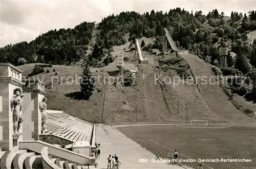 AK / Ansichtskarte Ski Flugschanze Olympia Skistadion Garmisch Partenkirchen  