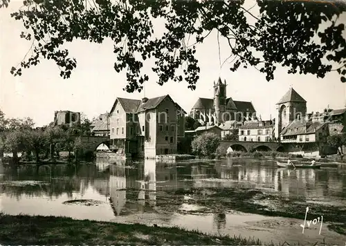 AK / Ansichtskarte Moret sur Loing La ville vue de la rive droite du Loing Moret sur Loing