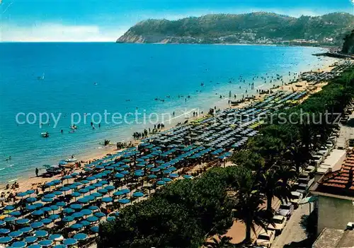 AK / Ansichtskarte Alassio La spiaggia sfondo Capo Mele Alassio