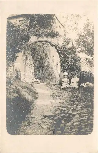 AK / Ansichtskarte Schwanheim_Heidelberg Junge Damen an der Ruine Stolzeneck Minneburg Schwanheim Heidelberg