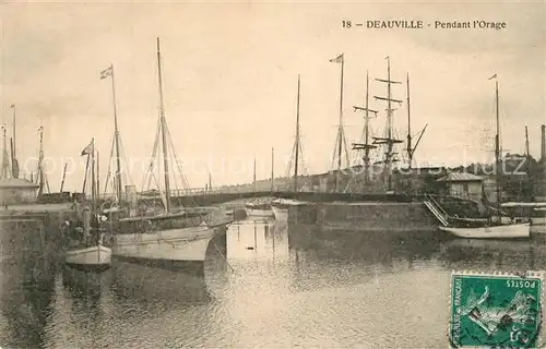 AK / Ansichtskarte Deauville Pendant l Orage Bateaux Deauville