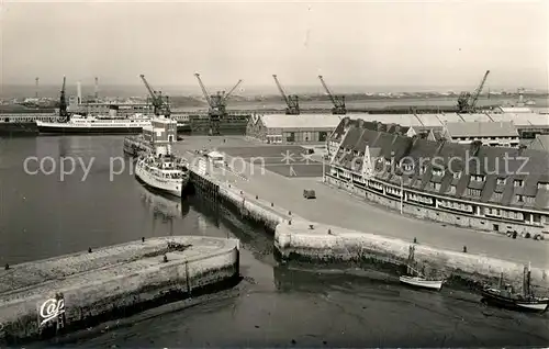 AK / Ansichtskarte Calais Vue generale du port Calais