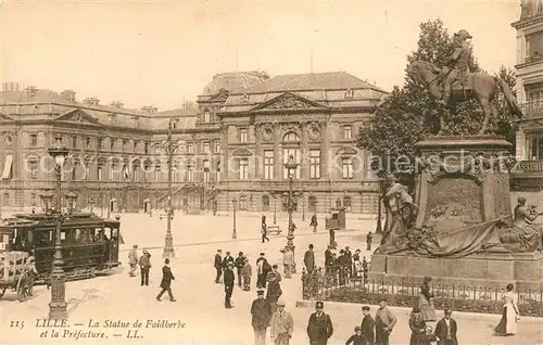 AK / Ansichtskarte Lille_Nord Statue de Faidherbe et la Prefecture Lille_Nord