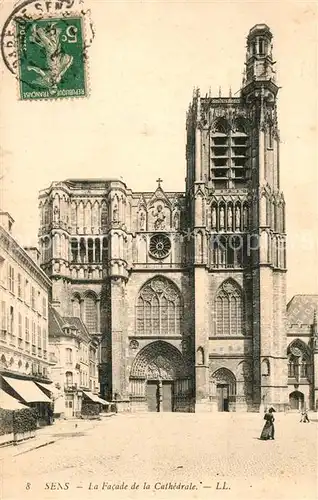 AK / Ansichtskarte Sens_Yonne La Facade de la Cathedrale Sens_Yonne