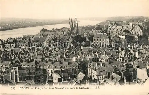 Blois_Loir_et_Cher Vue prise de la Cathedrale vers le Chateau Blois_Loir_et_Cher