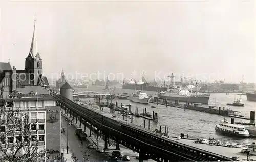 AK / Ansichtskarte Hamburg Hafen Passagierschiffe Dampfer Hamburg