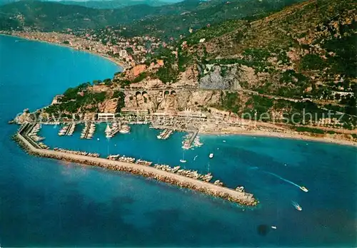 AK / Ansichtskarte Alassio Riviera dei Fiori Fliegeraufnahme Hafen Alassio