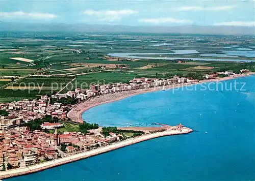 AK / Ansichtskarte Caorle_Venezia Fliegeraufnahme mit Strand Caorle_Venezia