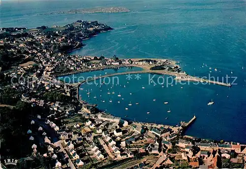 AK / Ansichtskarte Perros Guirec Fliegeraufnahme Le Port la Pointe du Chateau Perros Guirec