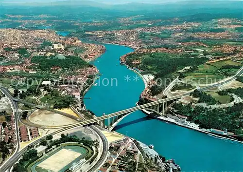 AK / Ansichtskarte Porto_Portugal Fliegeraufnahme Ponte de Arrabida e do Doura Porto Portugal