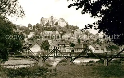 AK / Ansichtskarte Marburg_Lahn Partie am Fluss mit Blick zum Schloss Universitaetsstadt Marburg_Lahn