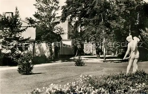 AK / Ansichtskarte Brandenburg_Havel Stadthalle Statue Brandenburg Havel