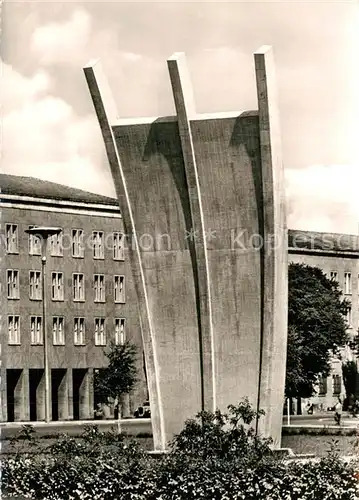 AK / Ansichtskarte Tempelhof_Berlin Luftbrueckendenkmal Flughafen Tempelhof Berlin