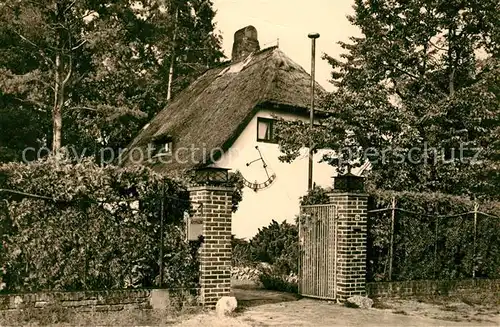 AK / Ansichtskarte Schwerin_Koenigs Wusterhausen Mochheidestrasse Wohnhaus Reetdach Schwerin